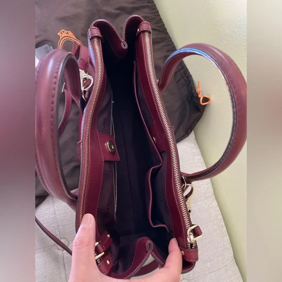 Authentic Tod’s D-Style Burgundy Leather Tote & Shoulder Bag - Picture 7 of 13